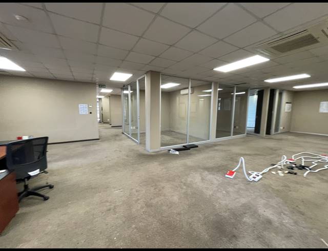 498.50M² OFFICE TO LET IN BRYANSTON